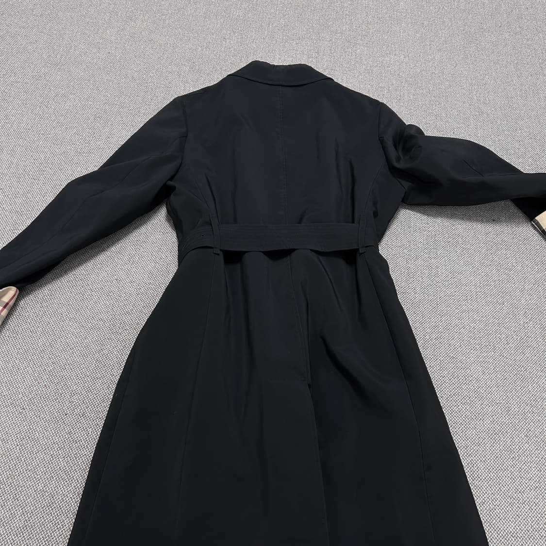 버버리 우먼스 블랙 벨티드 트렌치코트(uk8) 상품이미지6