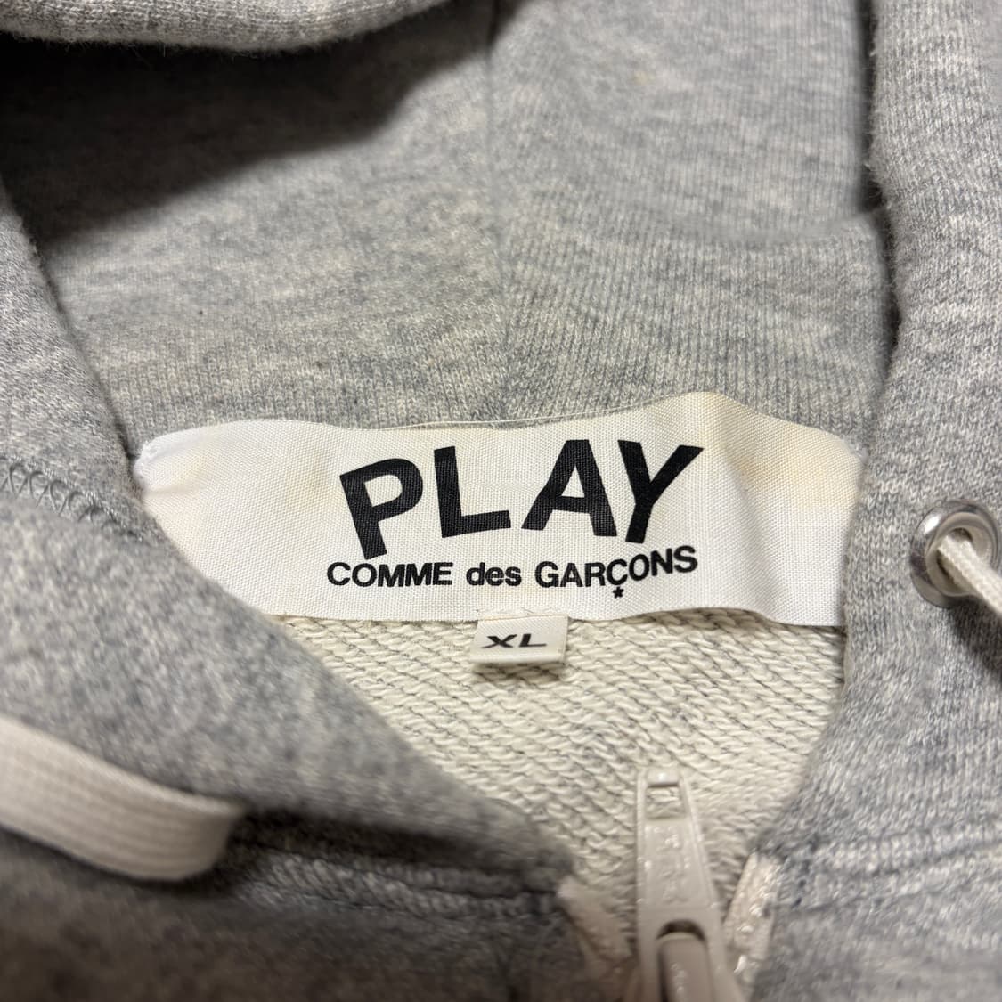 일본판)꼼데가르송 그레이 레드와펜 후드 집업 상품이미지4