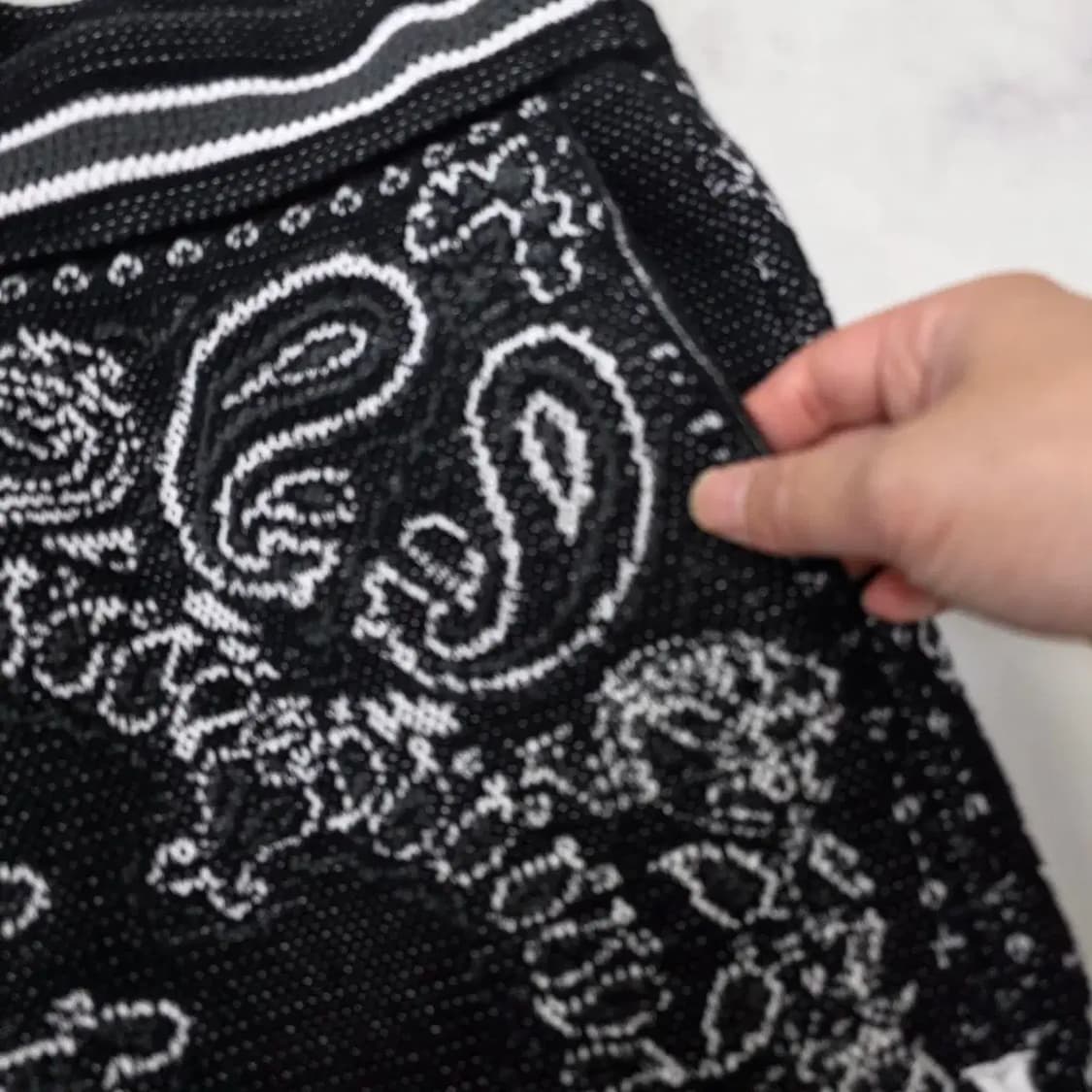 정품 Amiri 아미리 반다나 니트 반바지 M 상품이미지4