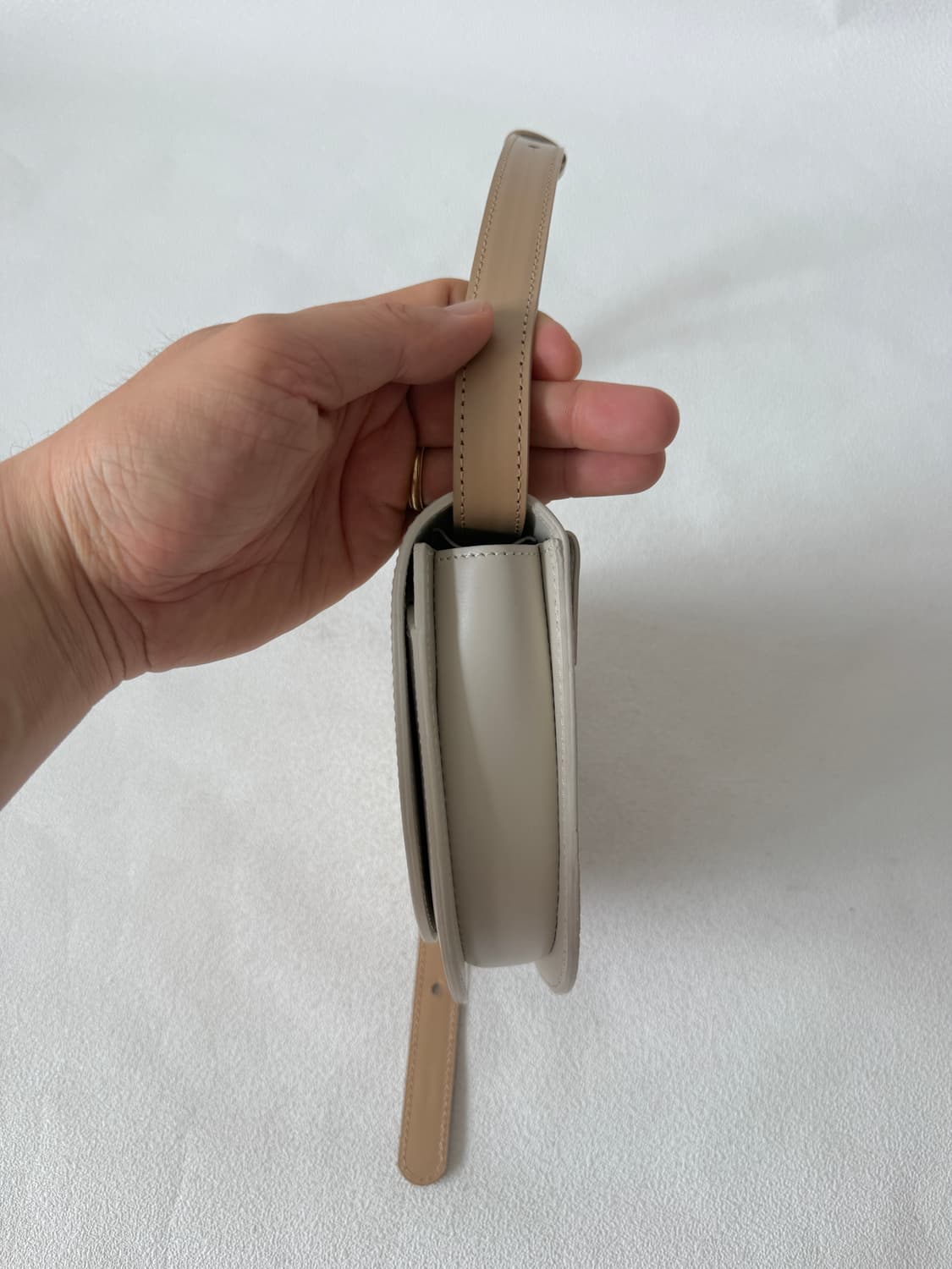 엘바테게브(ELBATEGEV) 레더 숄더 크로스백 상품이미지4