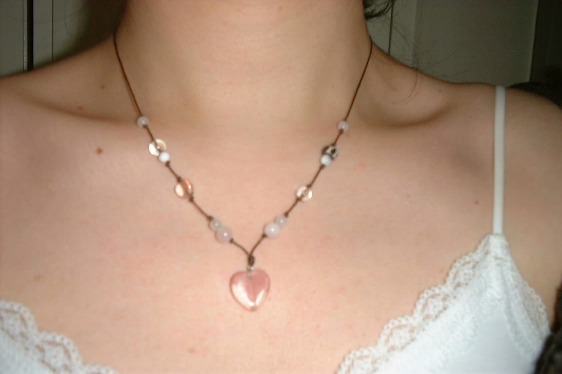 Pale pink heart necklace 연분홍 하트 비즈 목걸이 상품이미지1