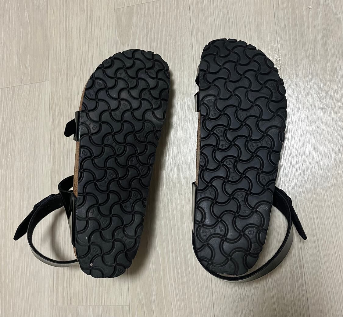 버켄스탁 야라 블랙 샌들 상품이미지6