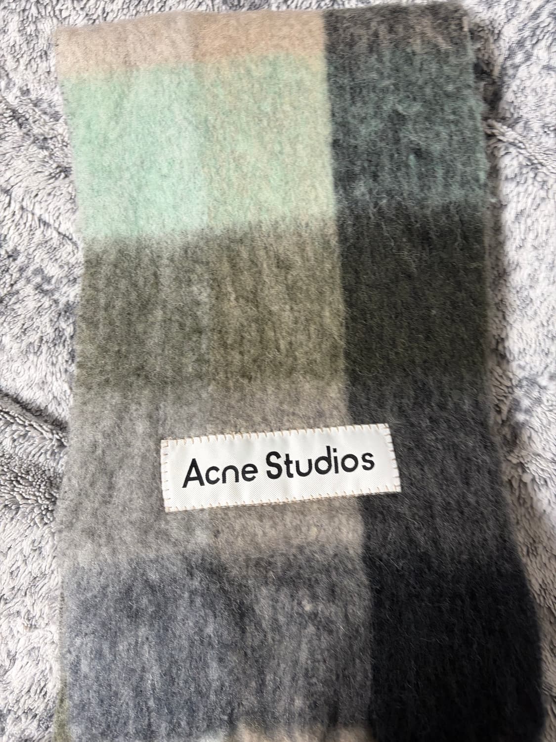 아크네 스튜디오 머플러 못도리 상품이미지1