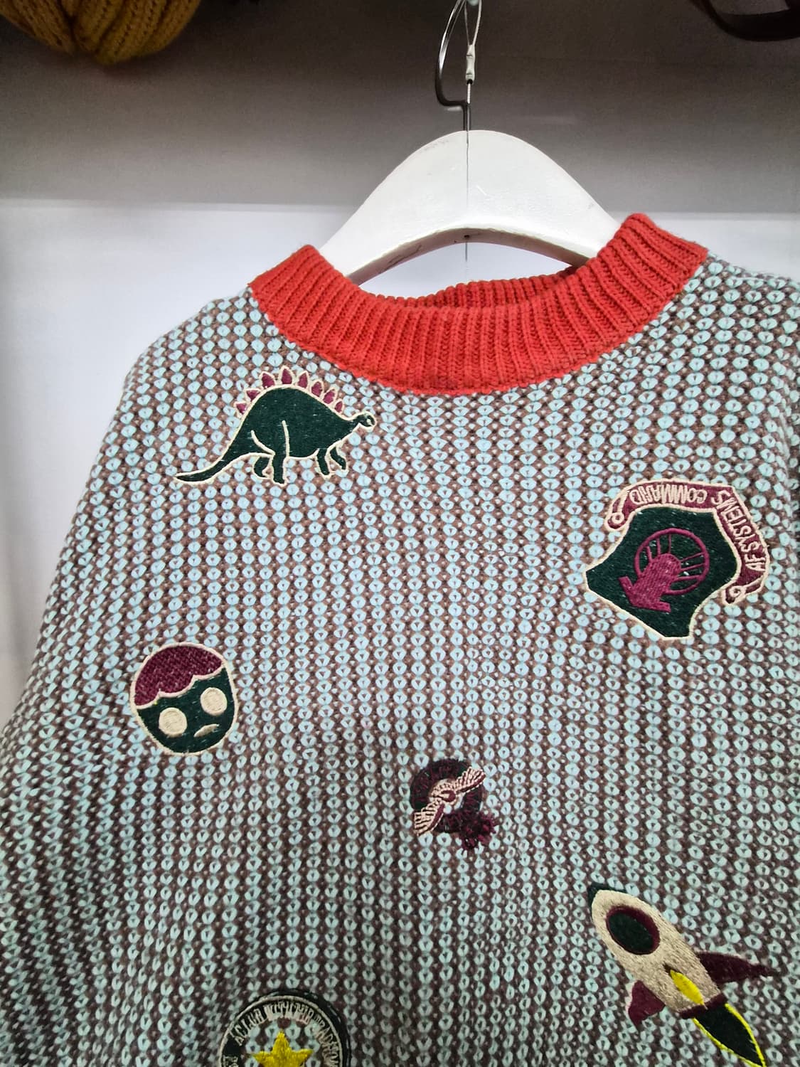 앤아더스토리즈 자수울니트. 도쿄컬렉션 순모스커트 상품이미지3