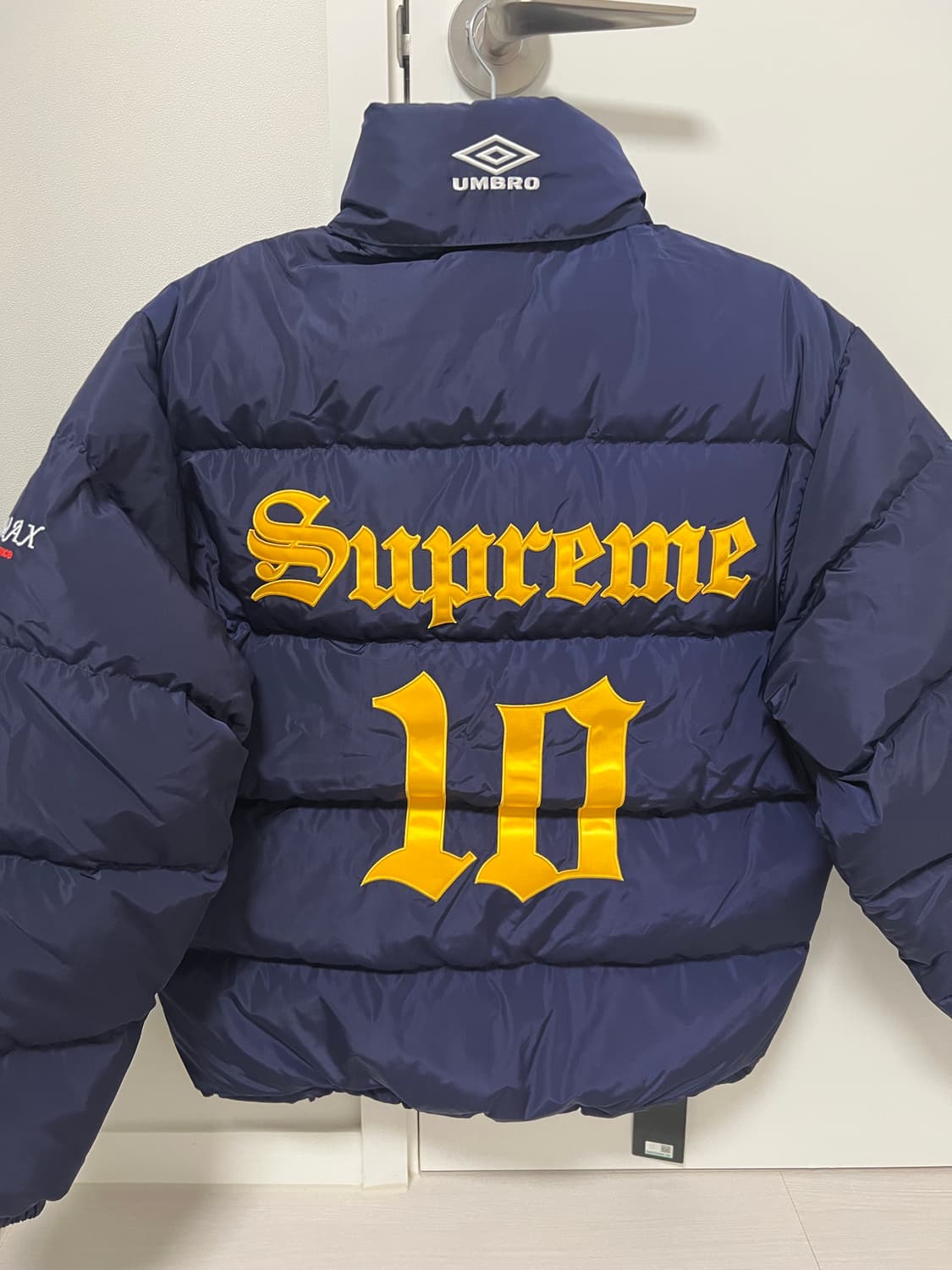 슈프림 x 엄브로 패딩 25FW 사이즈 M 완전 새상품 상품이미지2