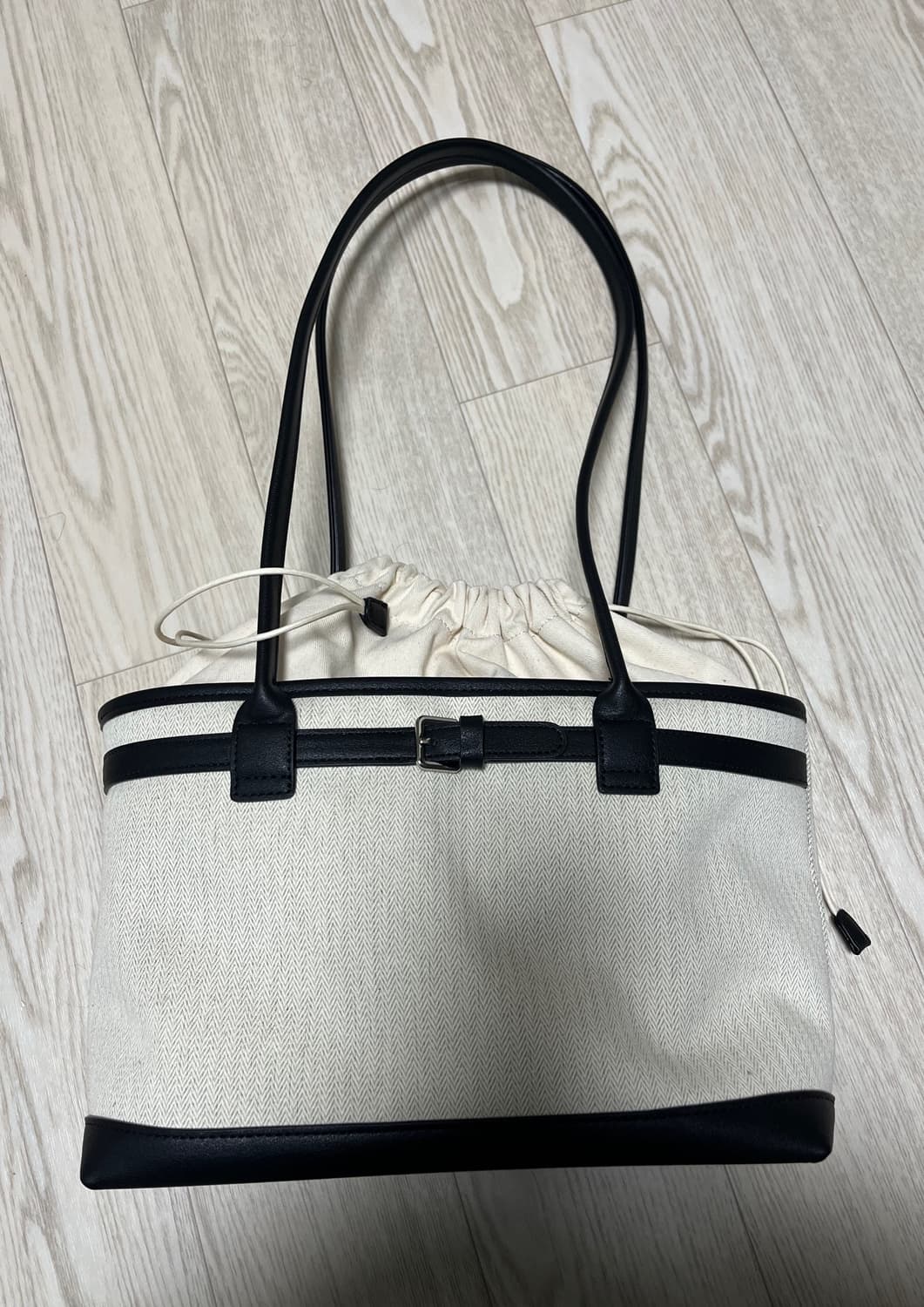 아노에틱 캔버스 벨트백 새상품급 상품이미지2