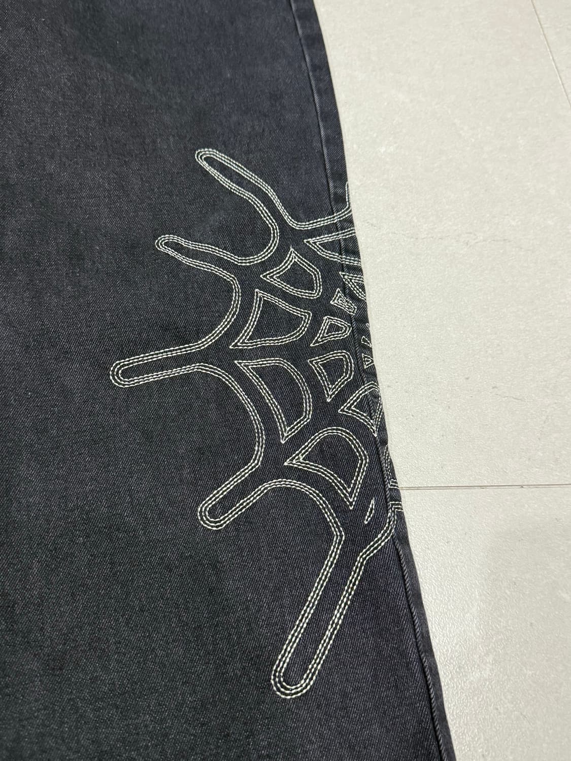 디스이즈네버댓 아카이브 거미줄 자수 데님 스케이터 바지 새 상품 상품이미지7