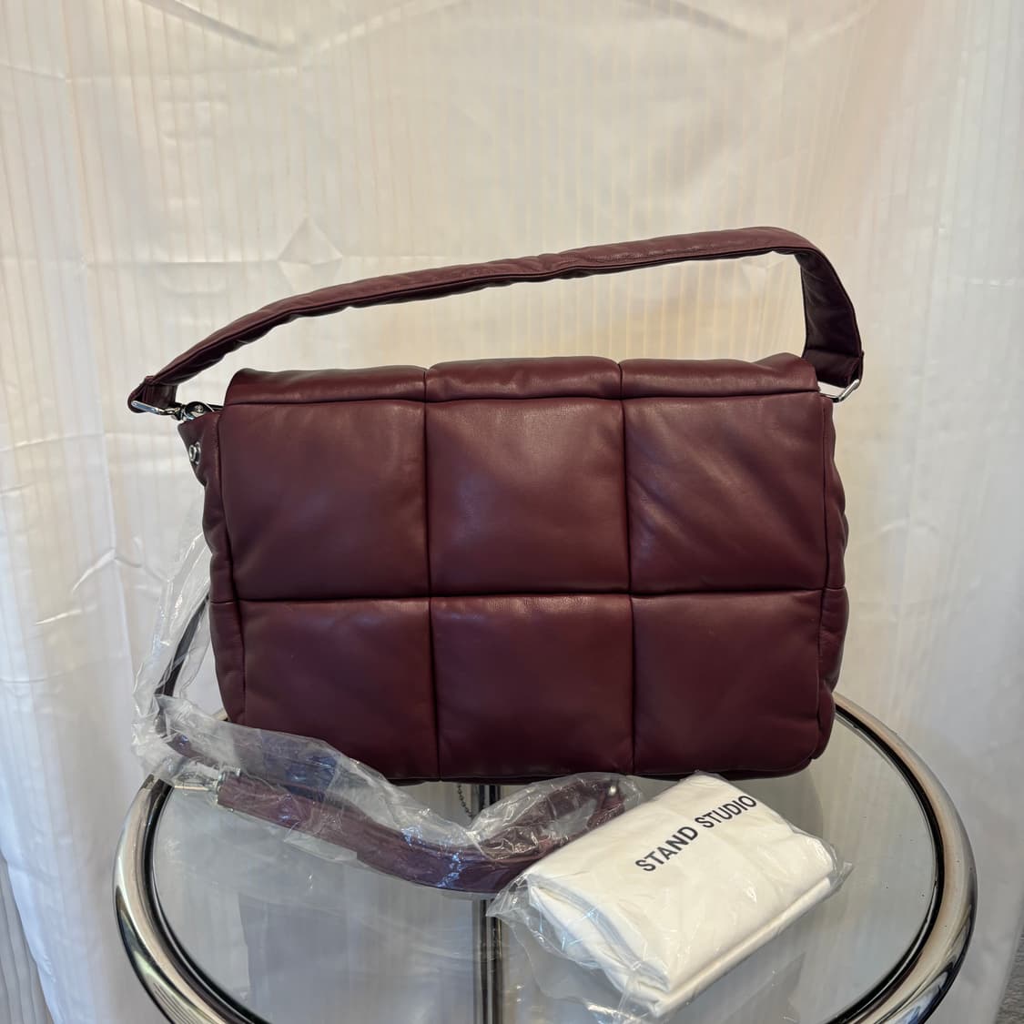 정품 스탠드스튜디오 퀄팅 램스킨 투웨이백     상품이미지4