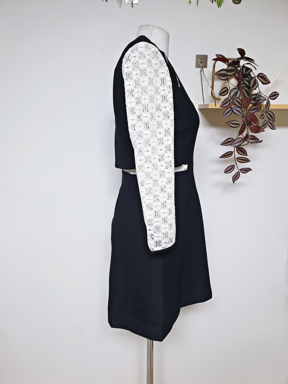 온앤온 레이스팔 하객원피스 66 미니 네이비 상품이미지5