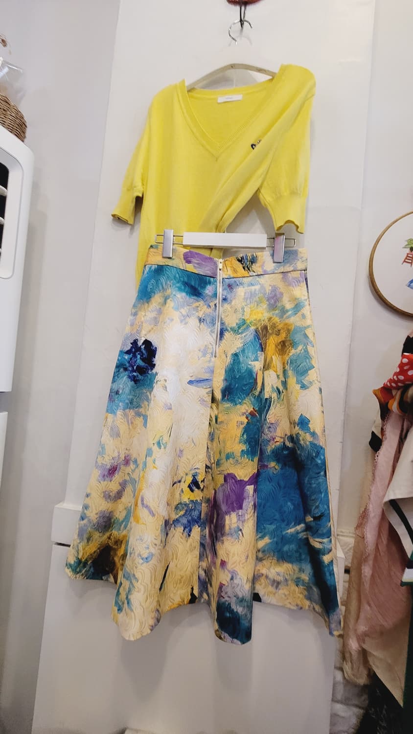 브이넥 옐로 코튼니트. H&M  수채화 스커트 상품이미지7
