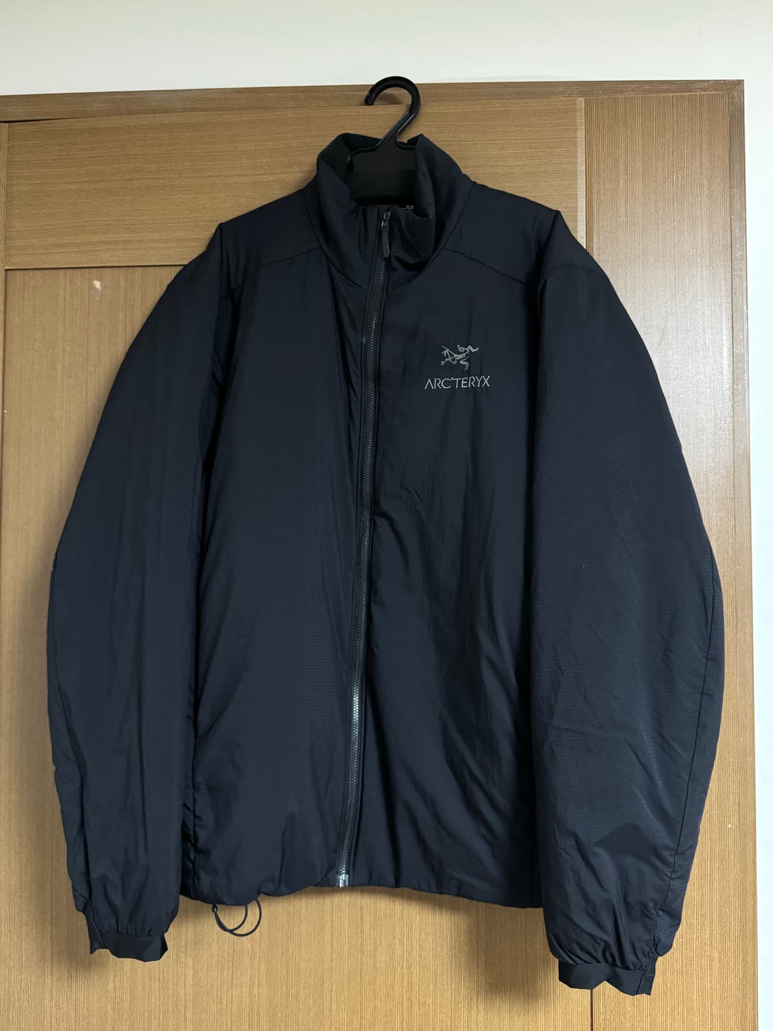 아크테릭스 아톰 AR 패딩 자켓 (블랙 Men’s M) -22시즌 구입 상품이미지1