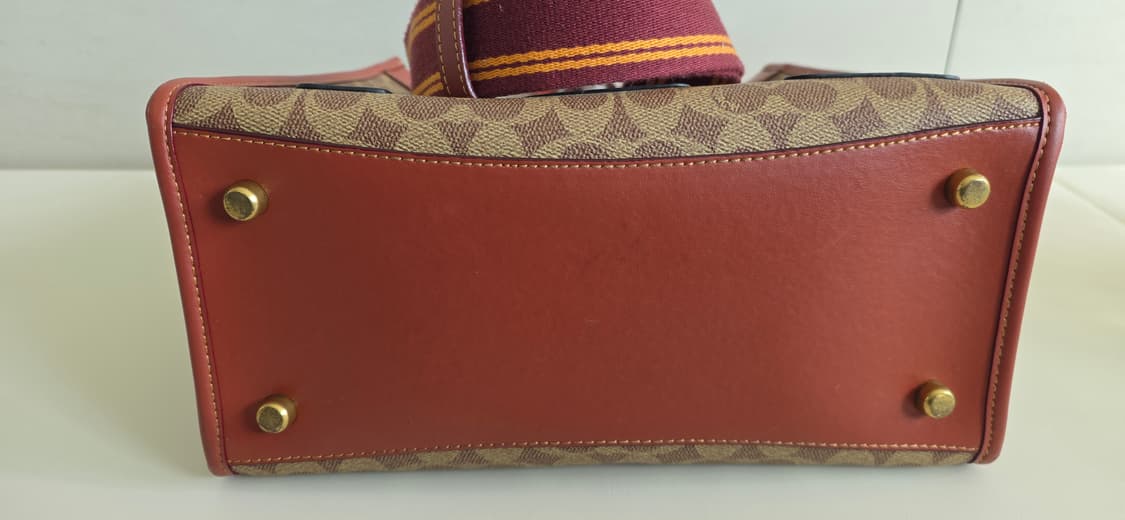 코치 시그니처 패치 토트백 상품이미지9