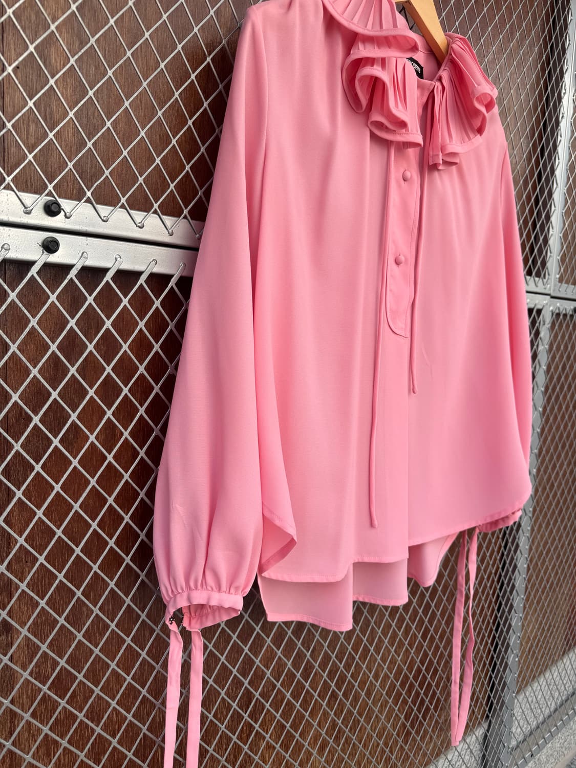 럭키슈에뜨 러플 카라 프릴 플리츠 리본 핑크 블라우스 셔츠 F 상품이미지4