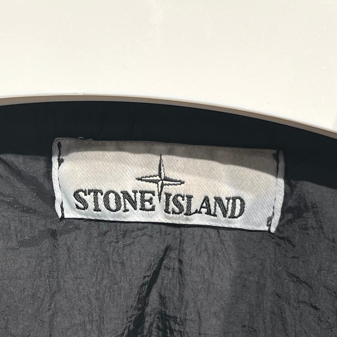 스톤아일랜드 크링클랩스 논 후드 패딩 블랙 상품이미지4