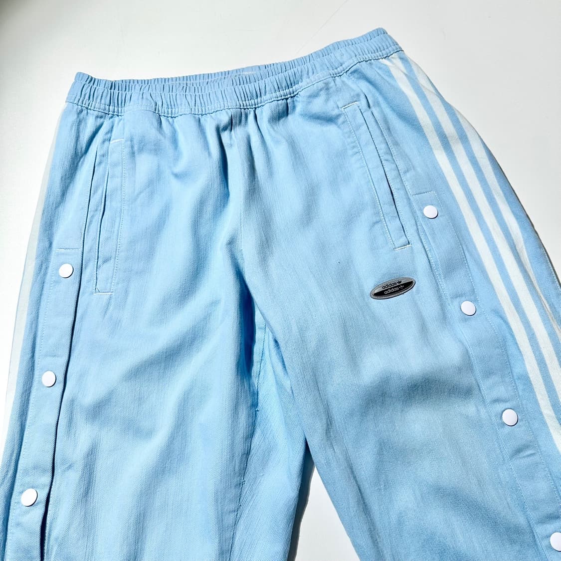 아디다스 사이드버튼 데님 트랙팬츠 상품이미지4