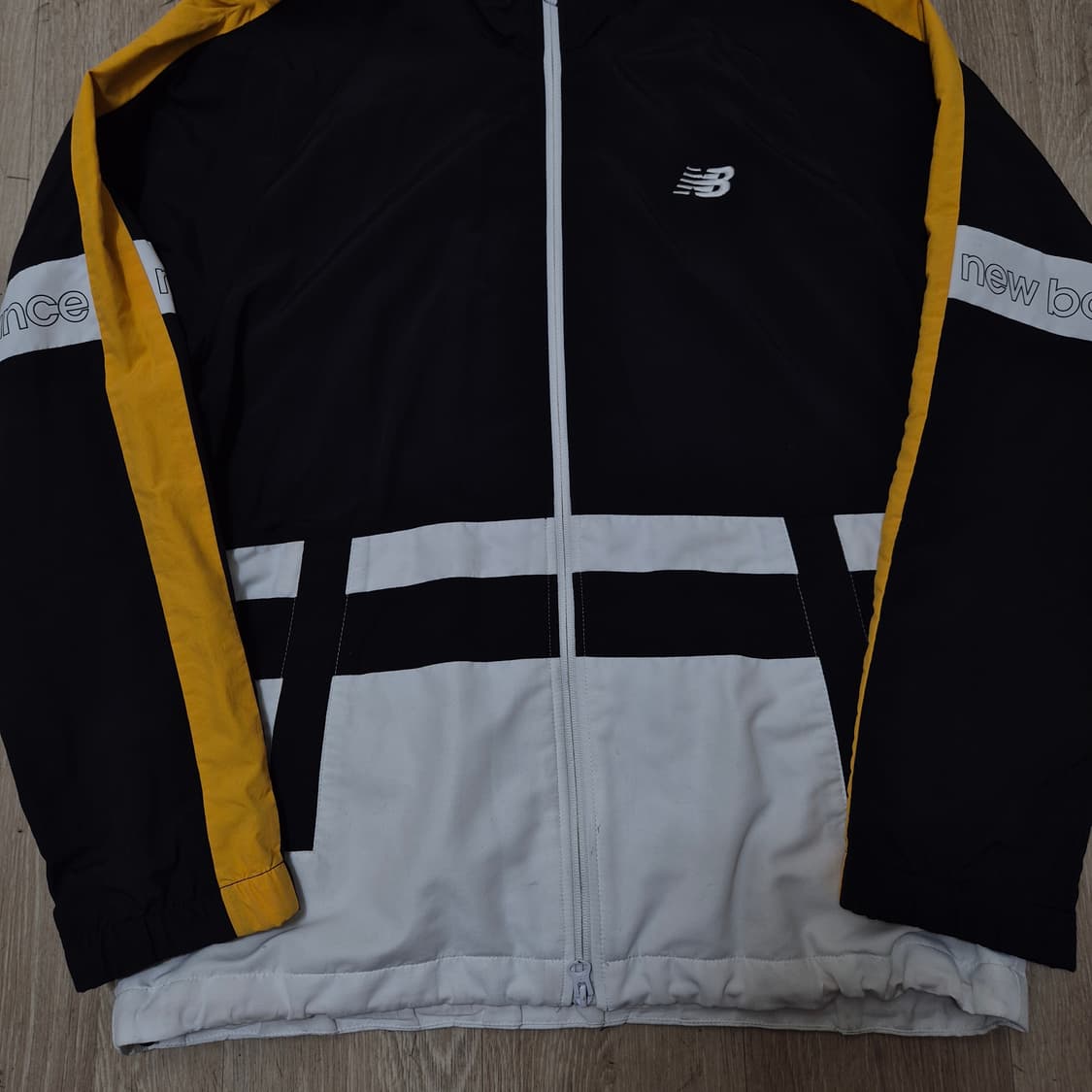 뉴발란스 배색 사이드라인 UNI 트랙클럽 웜업 바람막이 자켓 M(95) 상품이미지3