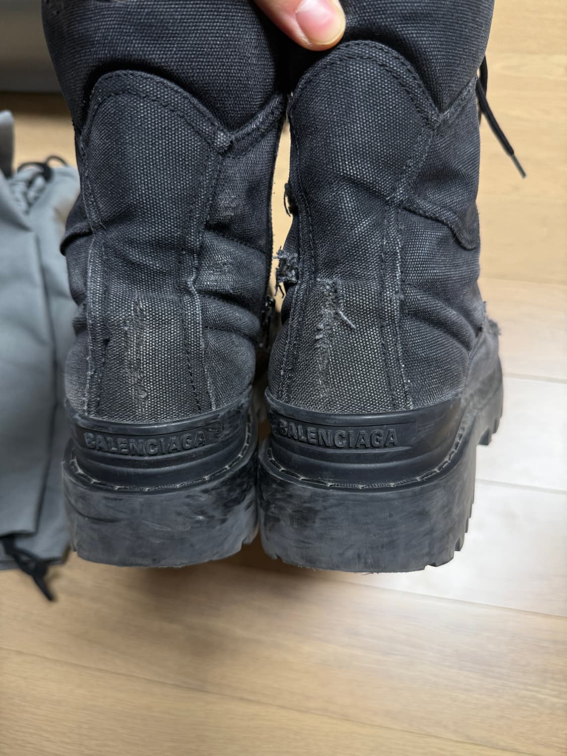 [42] 발렌시아가 스트라이크 부츠 상품이미지4