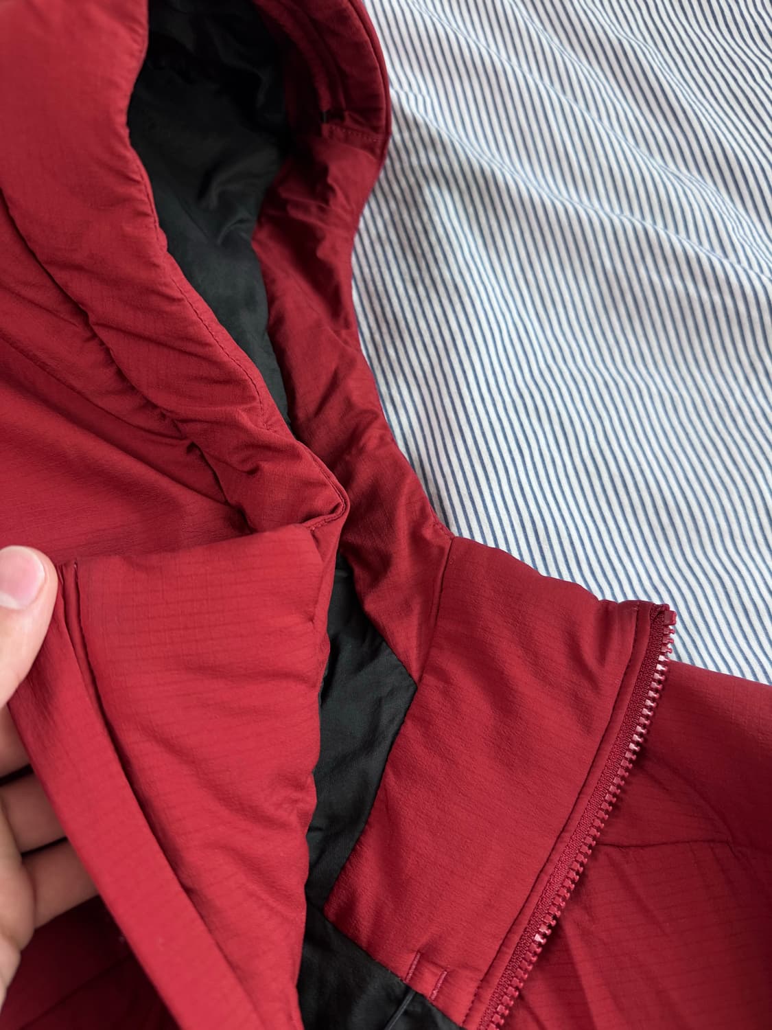 (SS급) 아크테릭스 아톰 AR 후디 보르도 상품이미지7