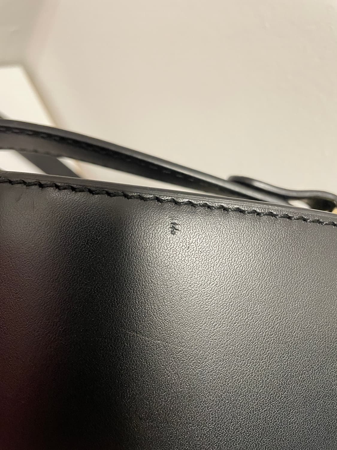 A.P.C 하프 문 미니 크로스백 상품이미지9