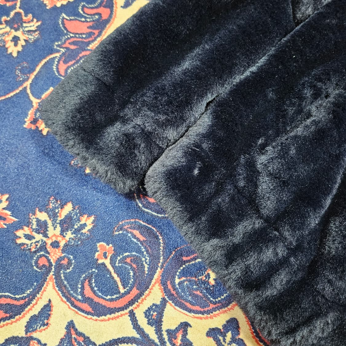 게스(GUESS) 네이비 에코퍼 집업 숏 자켓 S size 상품이미지5