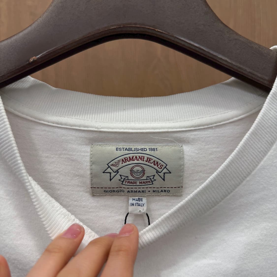 아르마니 진스 라운드넥 반팔 티셔츠 로고 프린팅 디테일 레귤러핏 화이트 상품이미지6