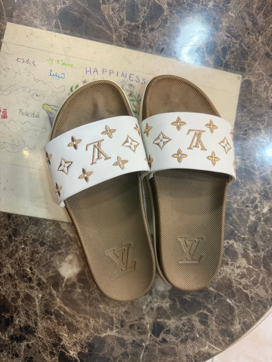 37/240 정품 루이비통 슬리퍼 팝니다 상품이미지3