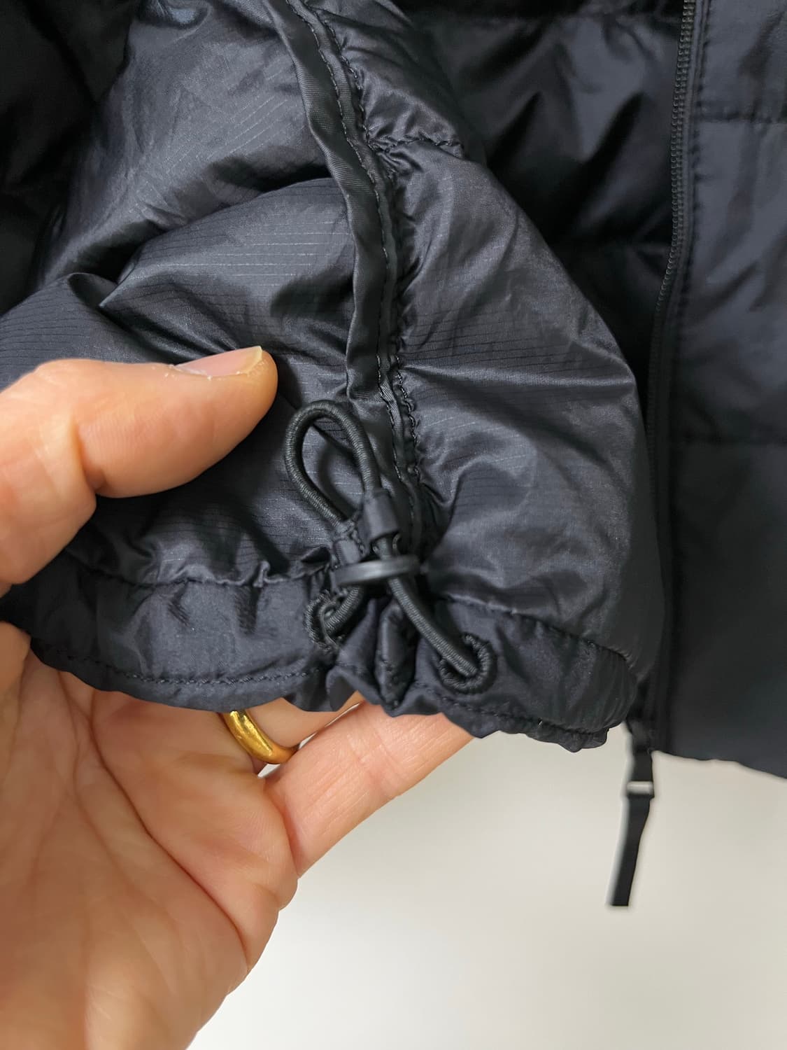 유니클로 울트라 라이트 경량 패딩 상품이미지8