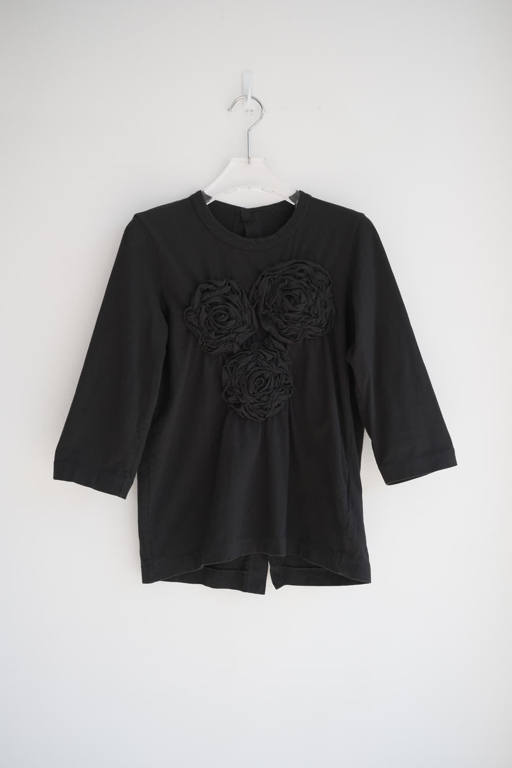 Rose appliqué back button top joo 상품이미지5