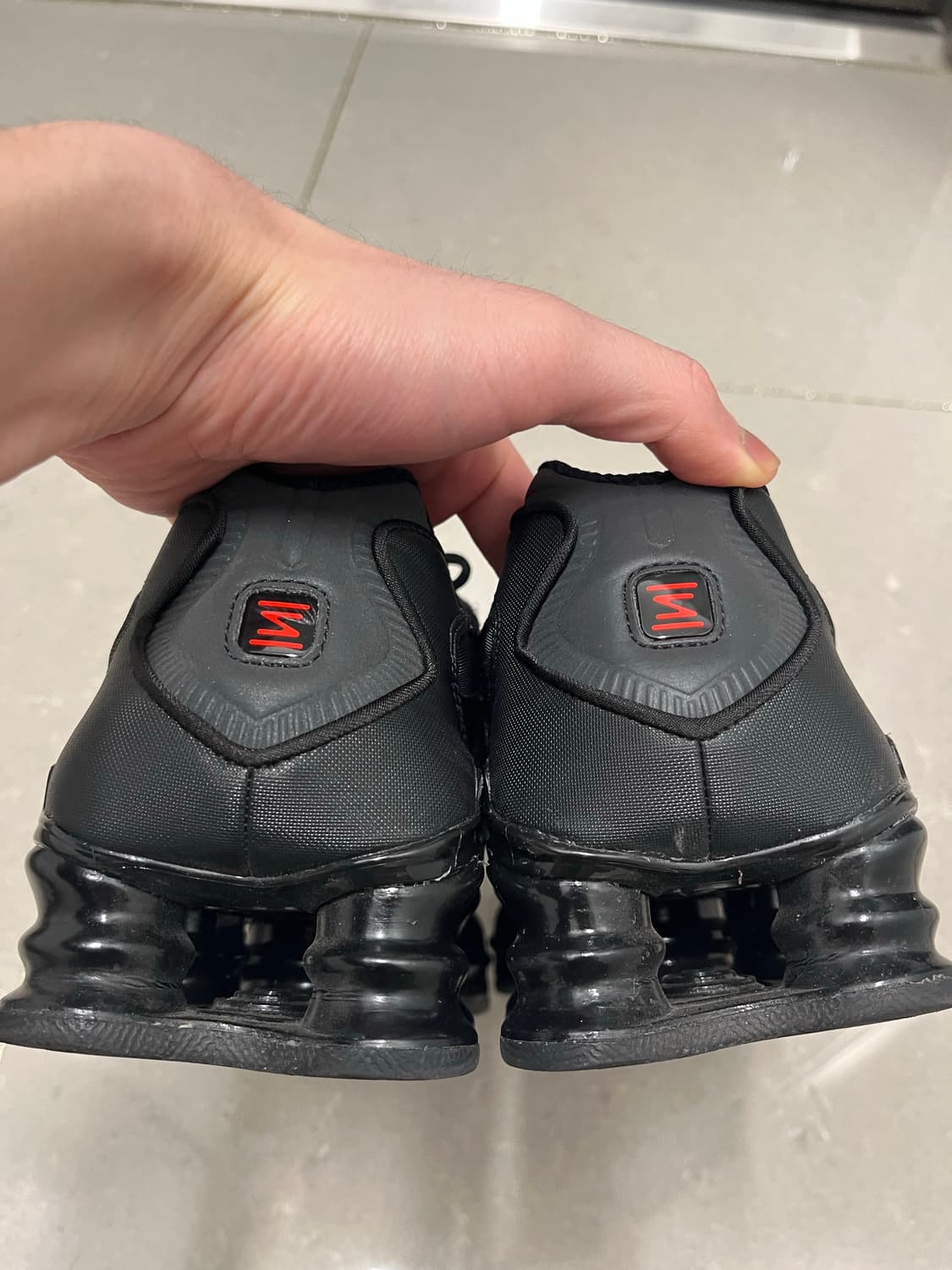 (W) 나이키 샥스 TL 블랙 앤 맥스 오렌지 275 상품이미지5