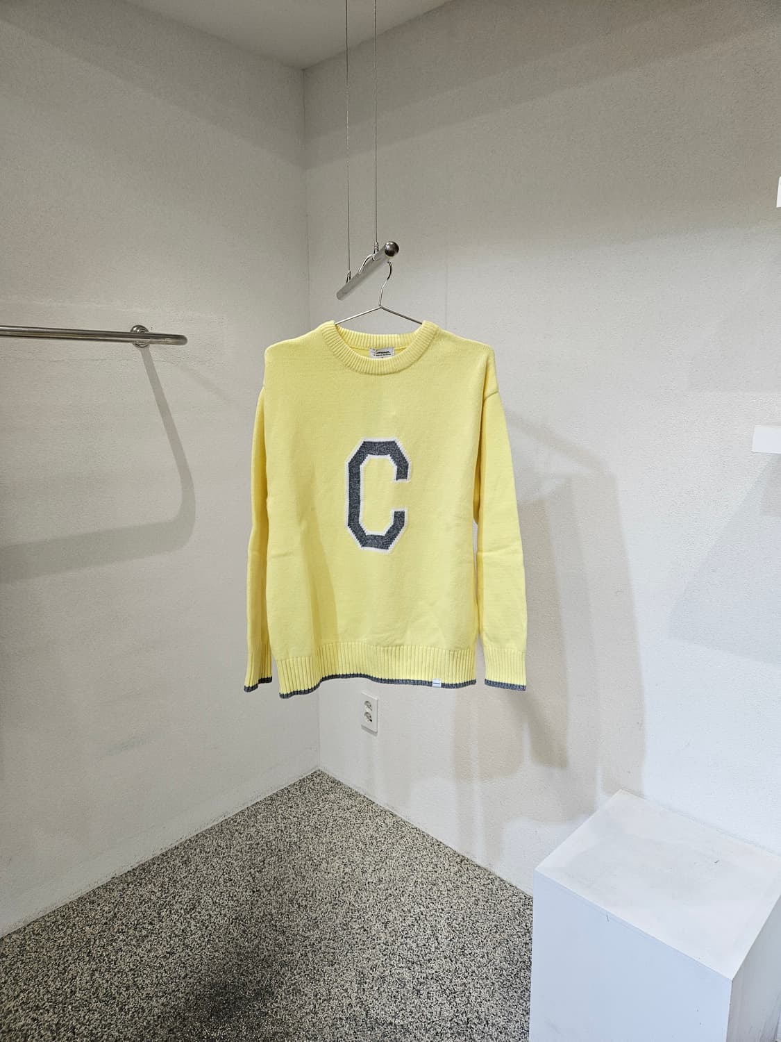 커버낫 크루넥 니트 상품이미지1