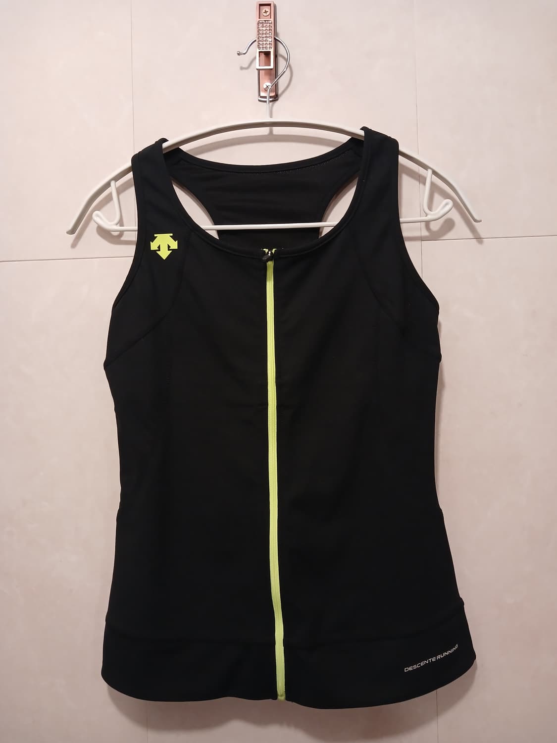 데상트 정품 여성 러닝 민소매 집업 85 사이즈 상품이미지1