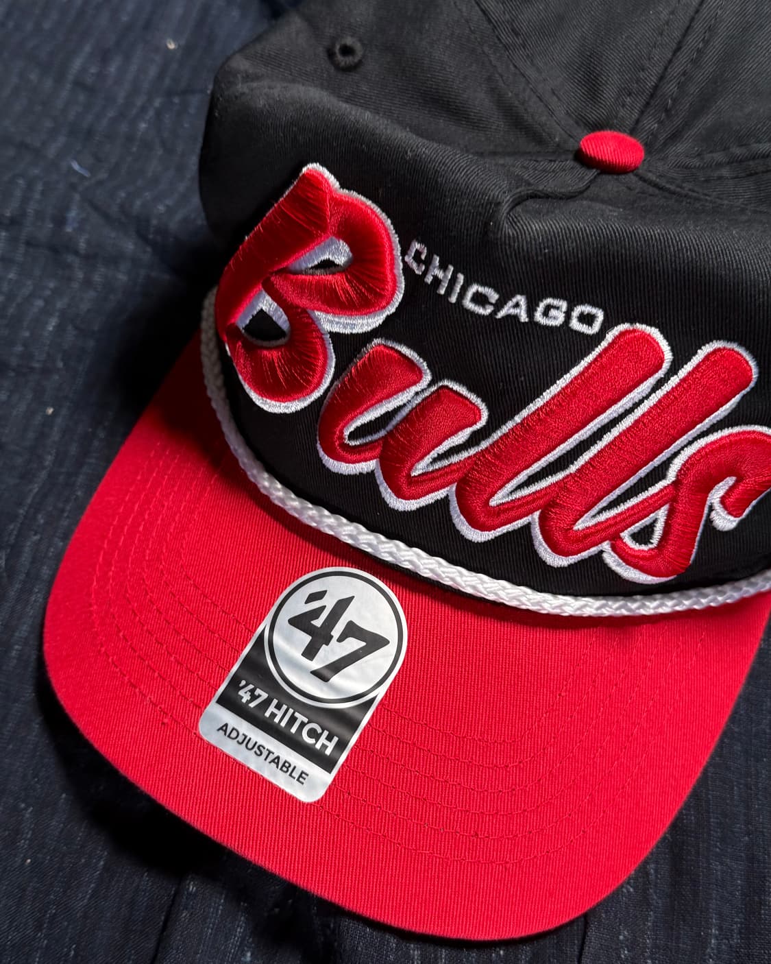47 블랙/레드 시카고 불스 드롭쉐도우 로프 히치 어저스터블 햇 OS 상품이미지3
