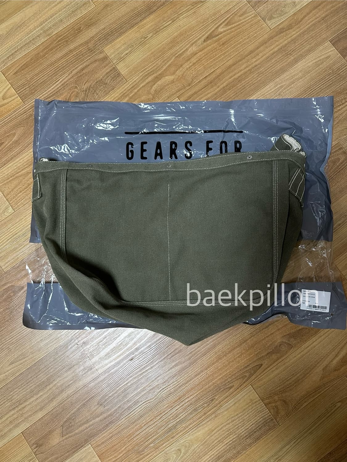 휴먼메이드 메일백 올리브 상품이미지2