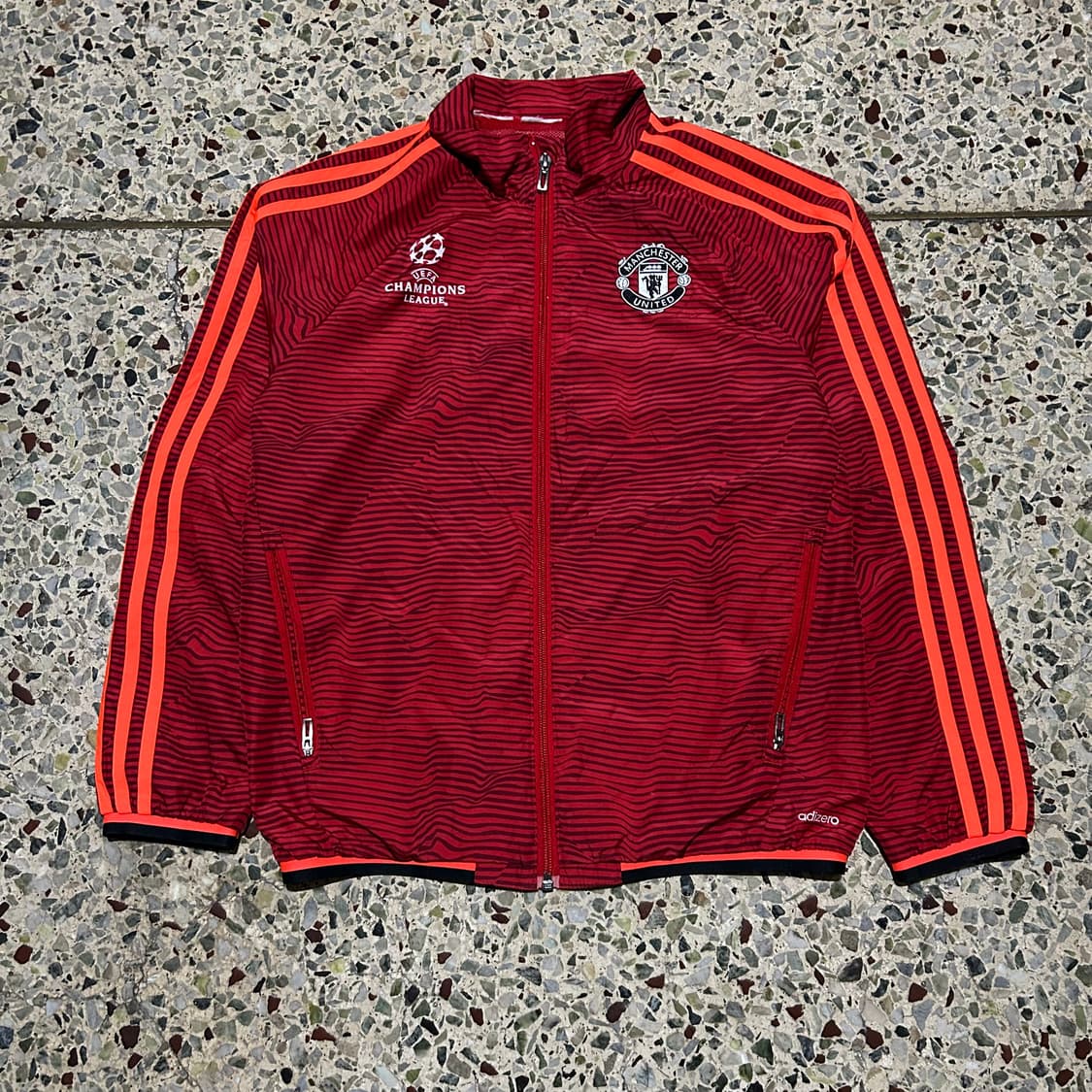 아디다스(ADIDAS)맨유 레드 바람막이 자켓 상품이미지1