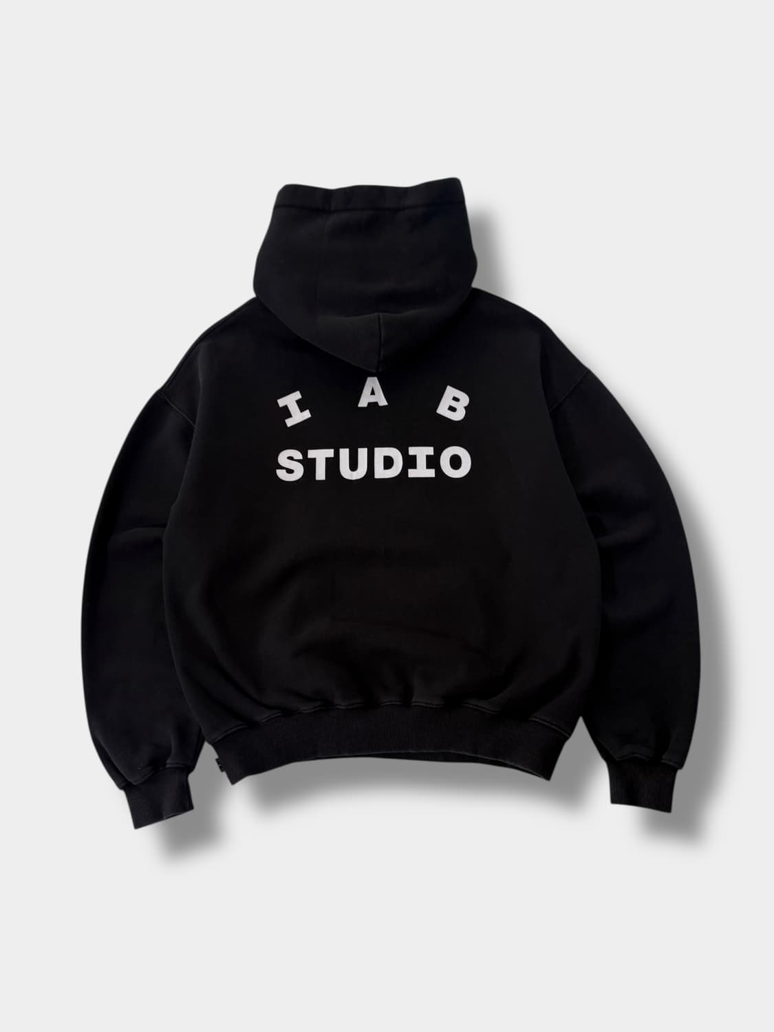 아이앱스튜디오 루즈핏 빅로고 블랙 스웻 후드 상품이미지1