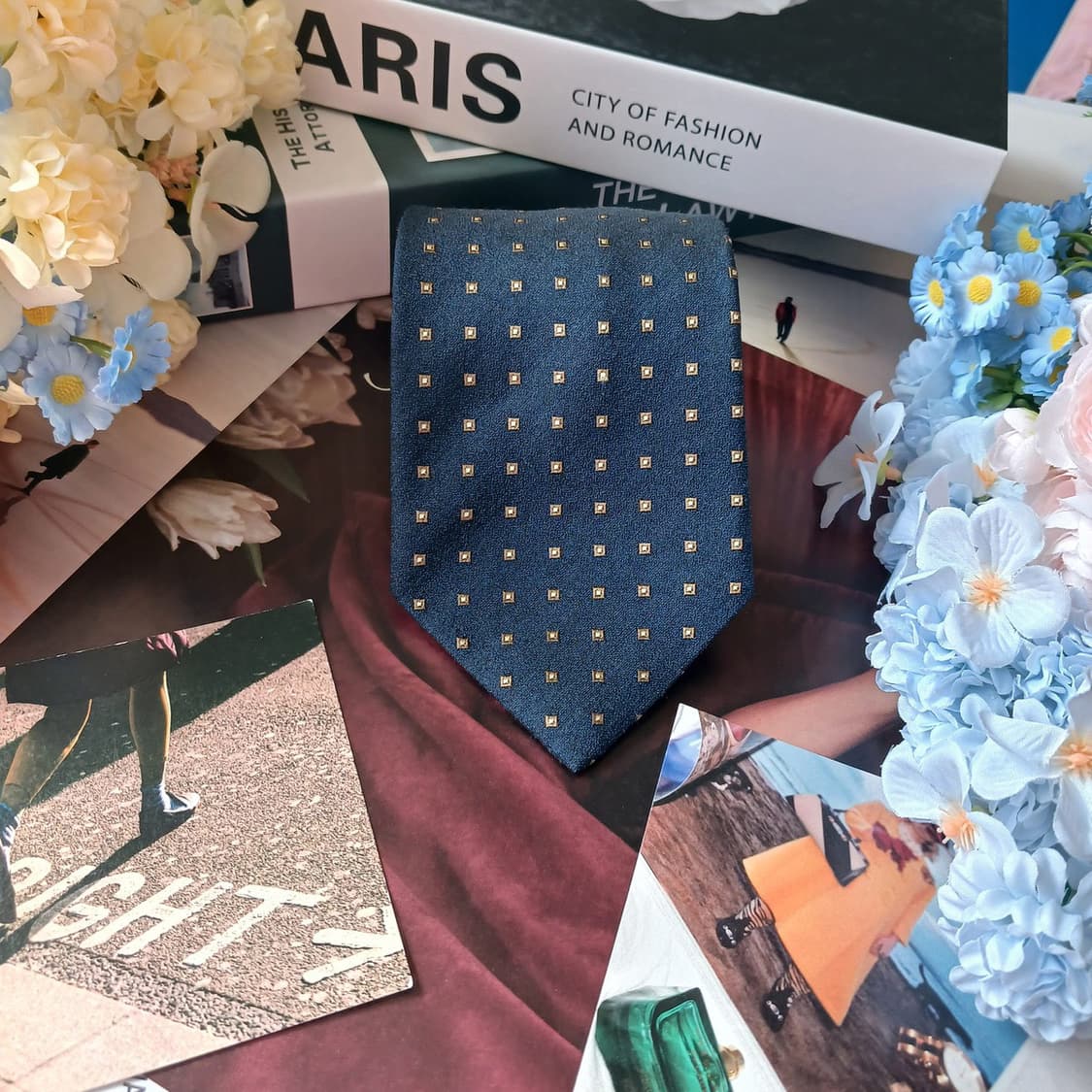 던힐 실크 네이비 패턴 넥타이 9.7cm A+등급 G25
 상품이미지4