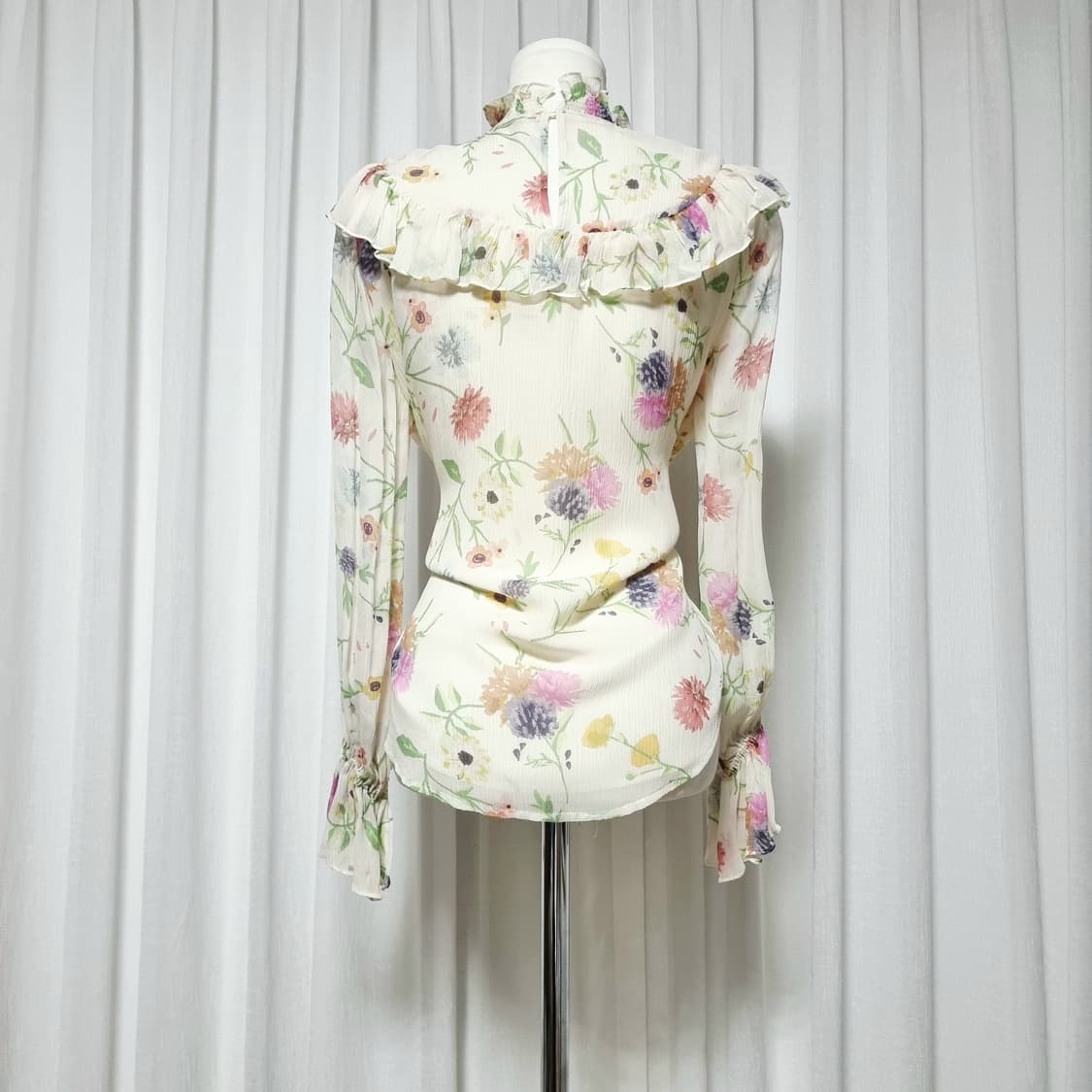 질스튜어트 실크100% 프릴 러플 블라우스 (55-날씬66) 상태최상 상품이미지5