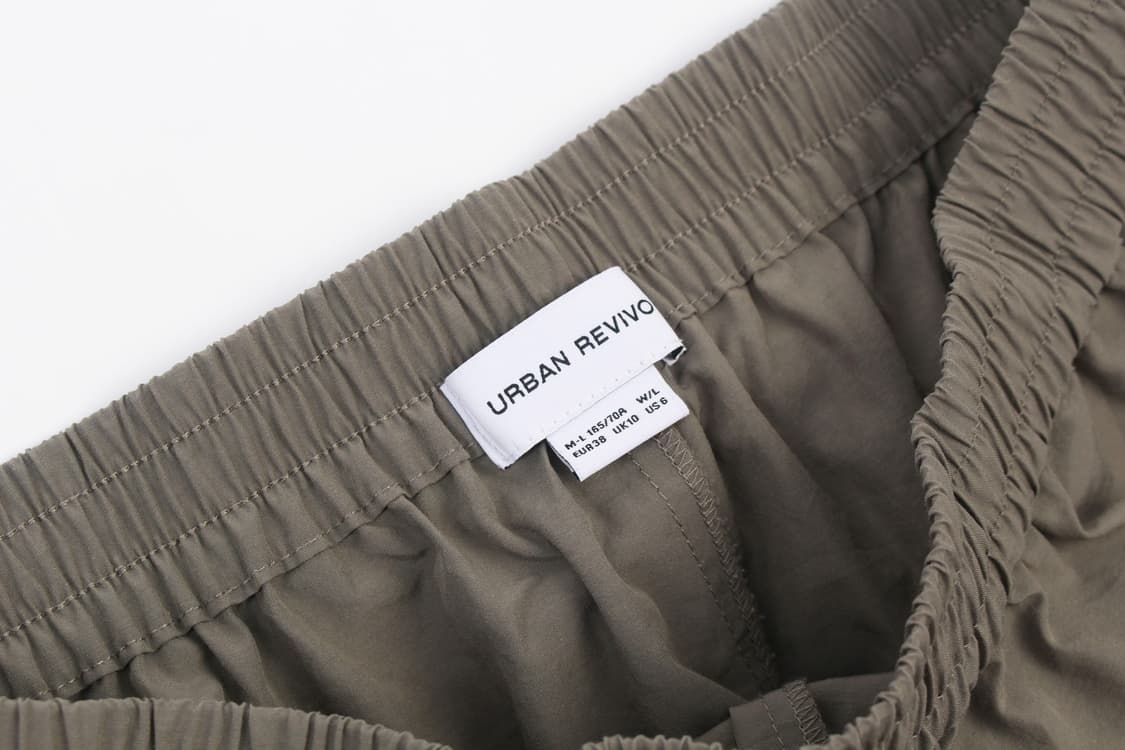 URBAN REVIVO Poly Wide Pants  상품이미지4