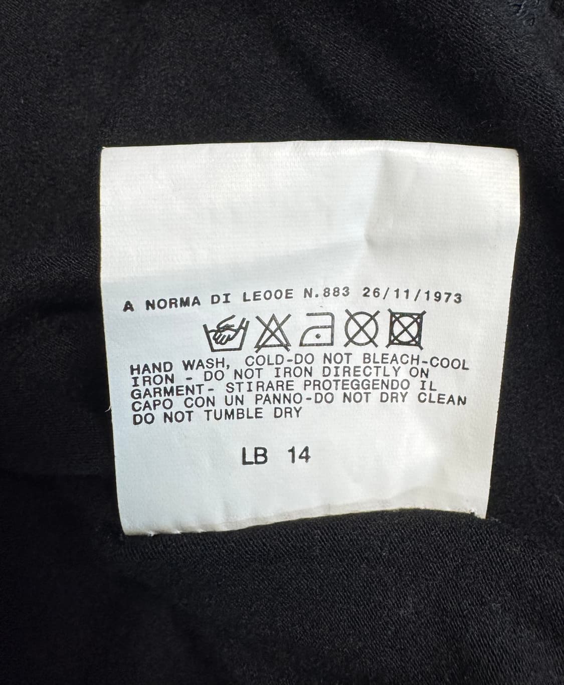 VERSACE JEANS COUTURE 베르사체 메두사 블랙 브이넥 티셔 상품이미지7