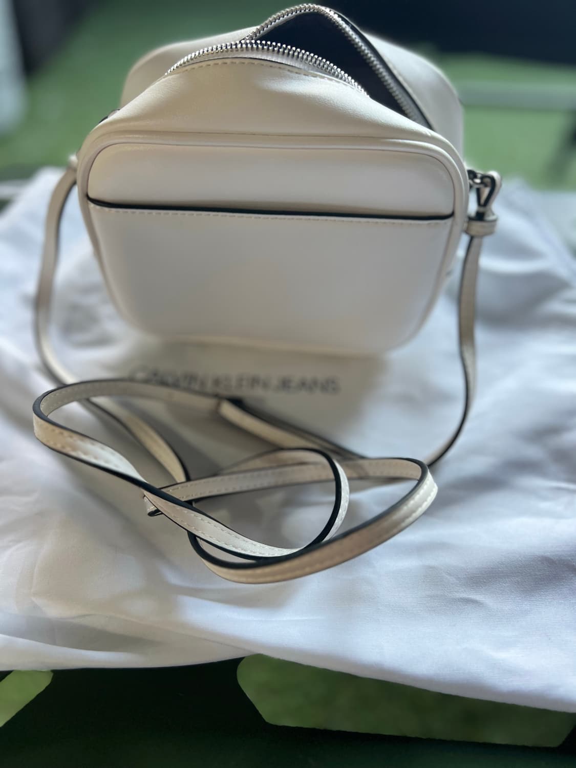 캘빈클라인 미니백 상품이미지5