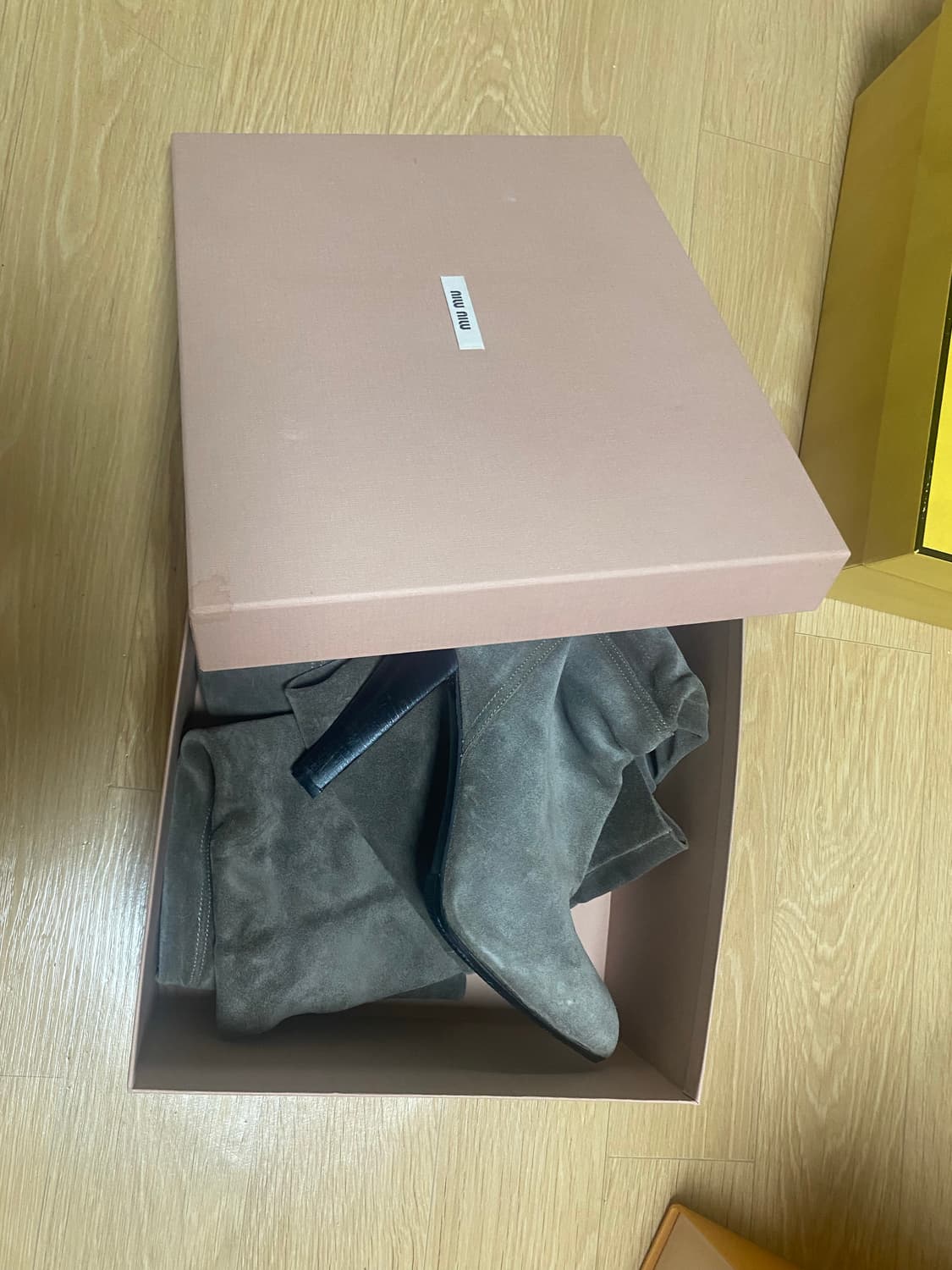 미우미우 정품 회색 스웨이드 부츠 10센치 사이즈 38.5 상품이미지10