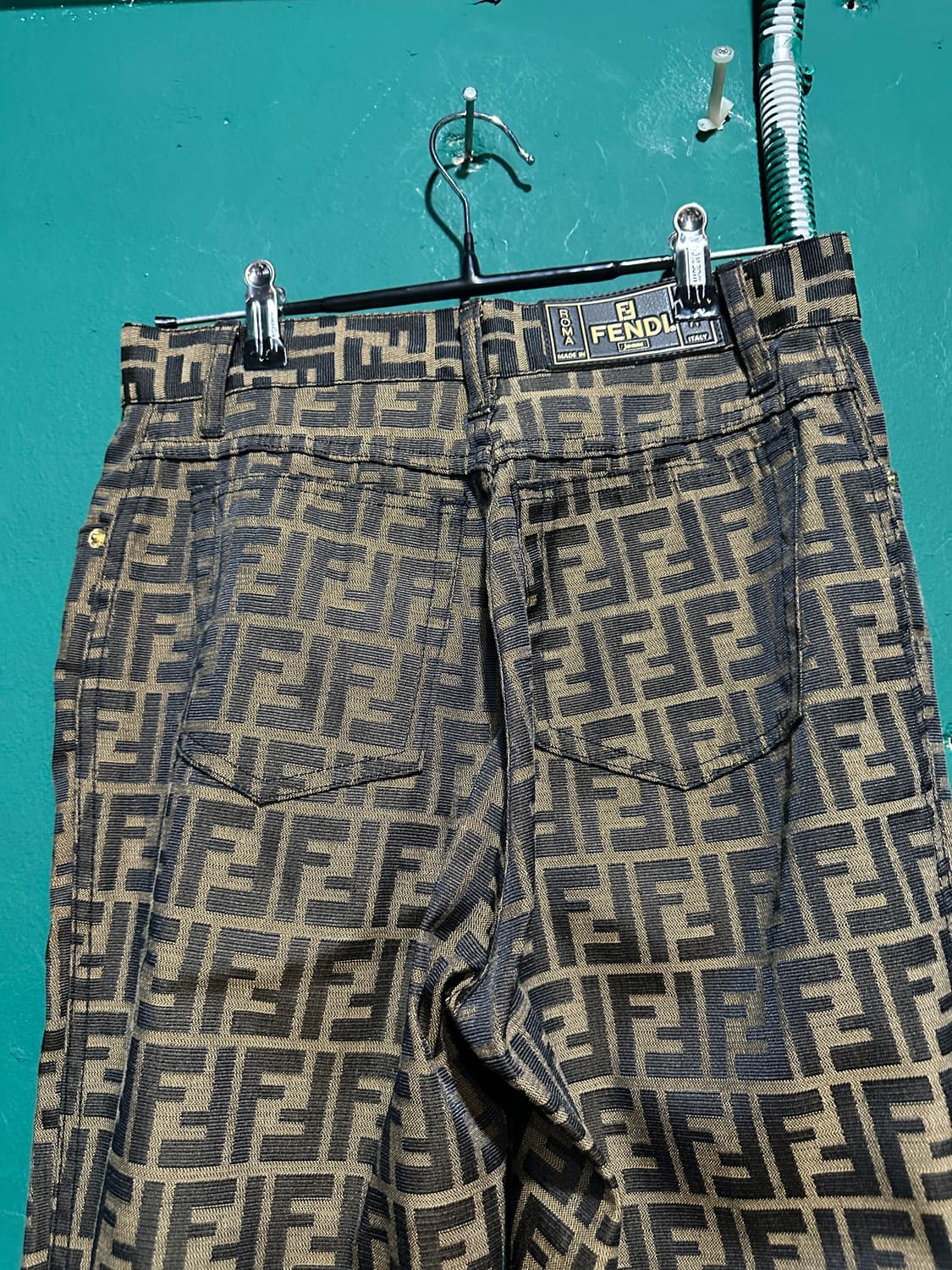 펜디 주카 FF로고 팬츠 상품이미지4