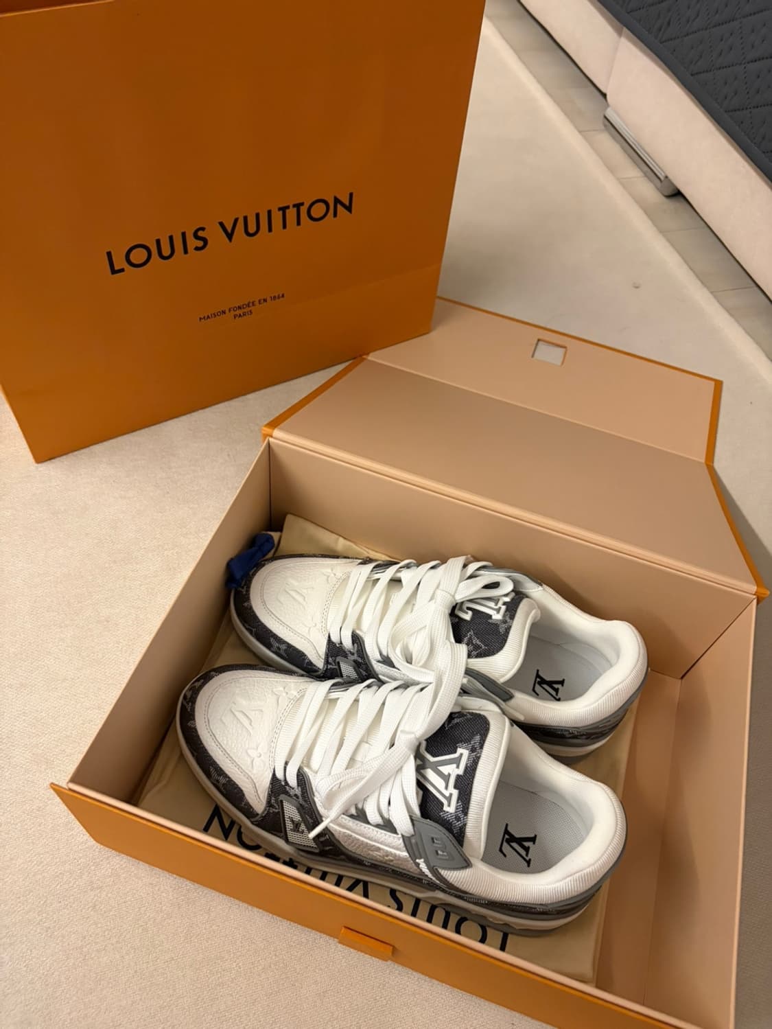 루이비통 LV트레이너 스니커즈 255새상품 상품이미지7
