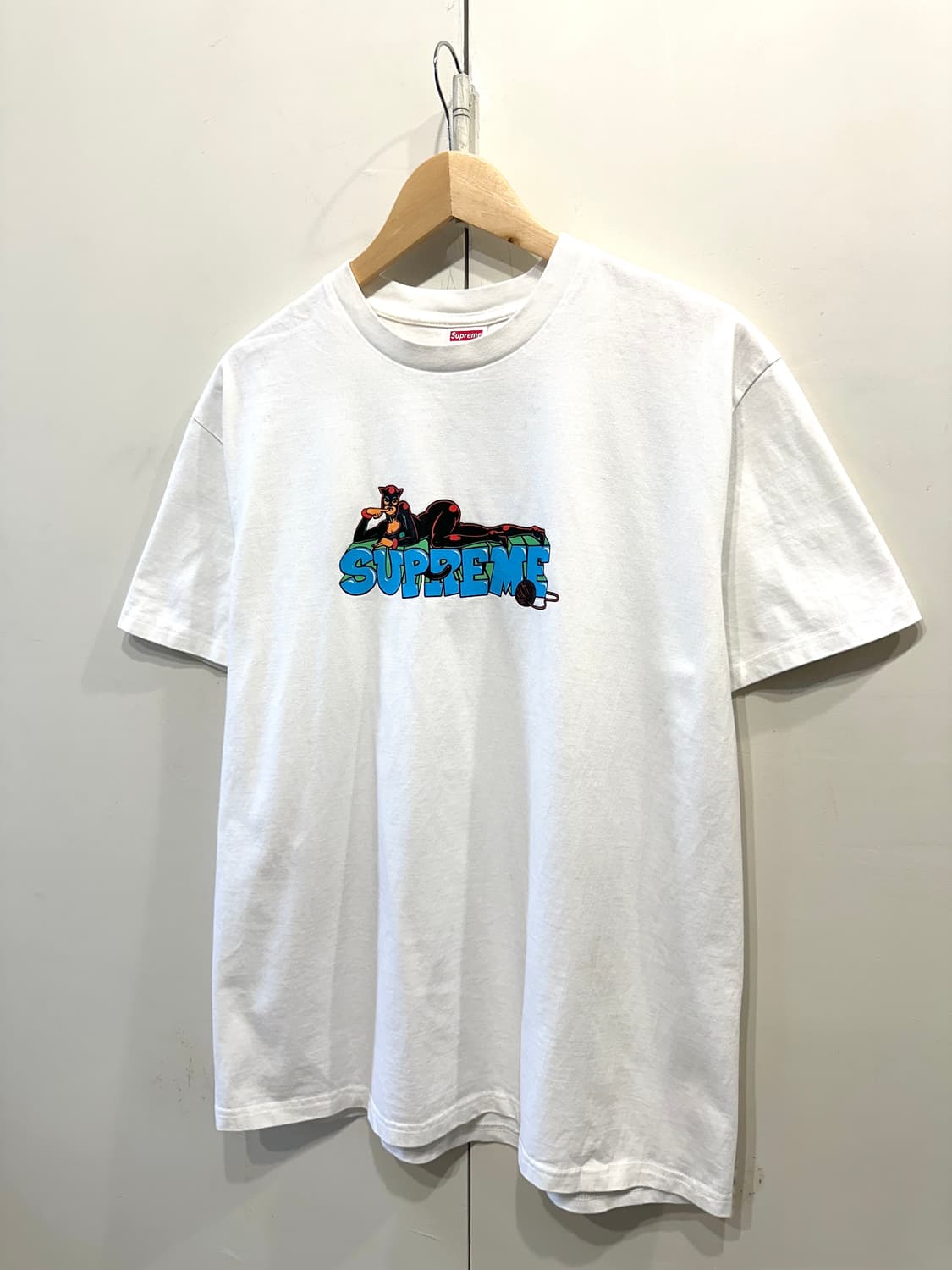 22FW 슈프림 캣우먼 반팔 티셔츠 상품이미지2