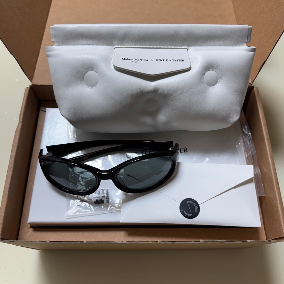 젠틀몬스터 X 메종마르지엘라 MM104 블랙 선글라스 상품이미지3