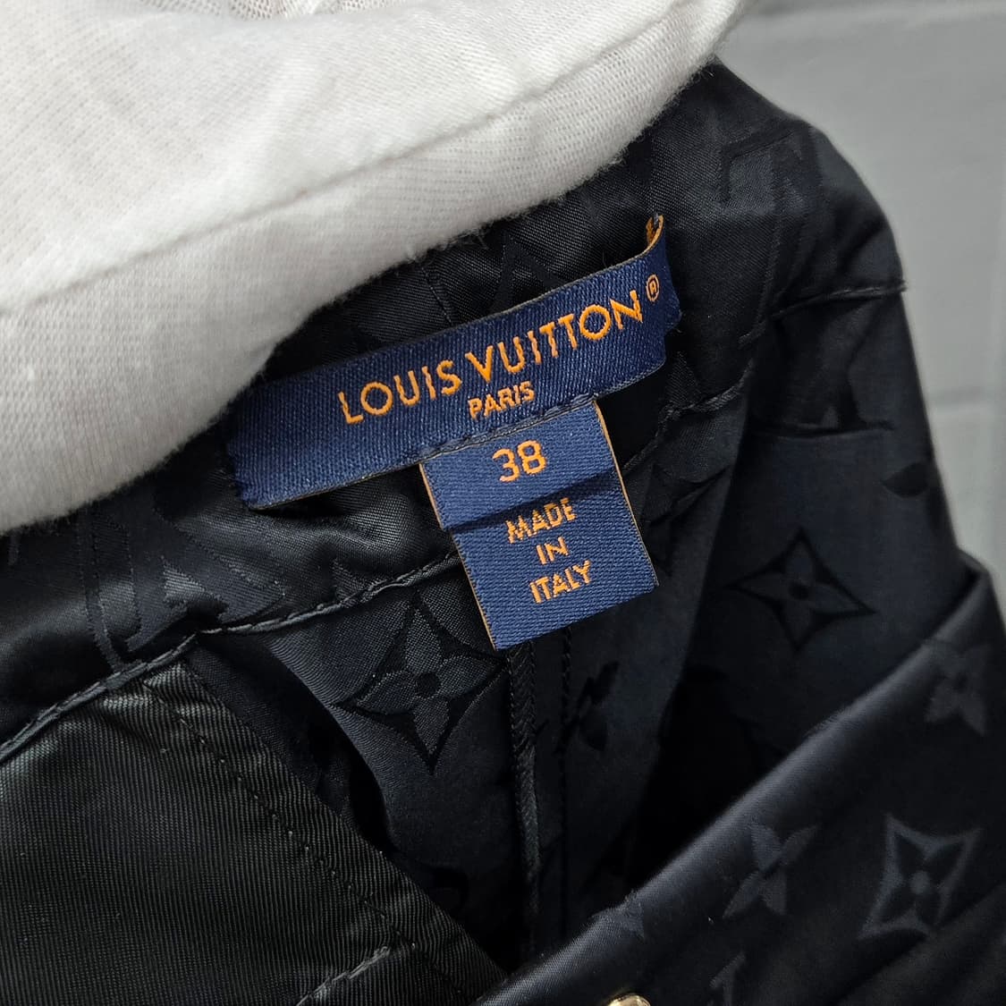 백화점판 / 루이비통 LV 모노그램 샤이니 바람막이 조거팬츠 셋업 상품이미지8