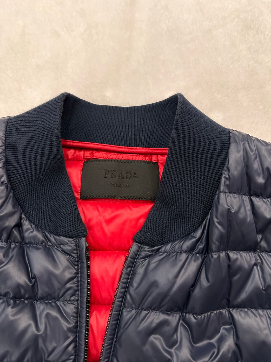 (52)프라다 삼각로고 경량 패딩 네이비 상품이미지5