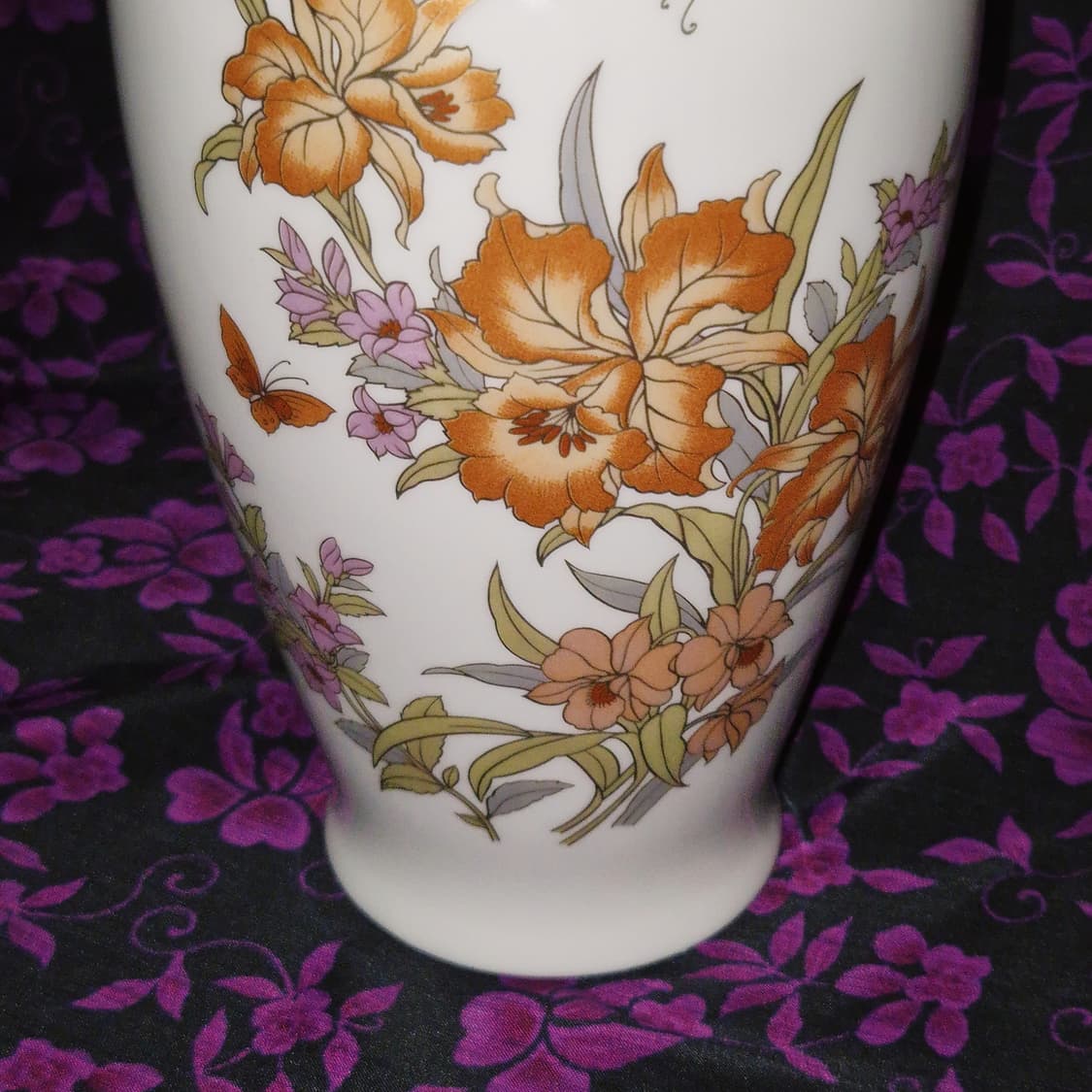 80s 메이토 금채 플로랄 나비 백자 화병 상품이미지8