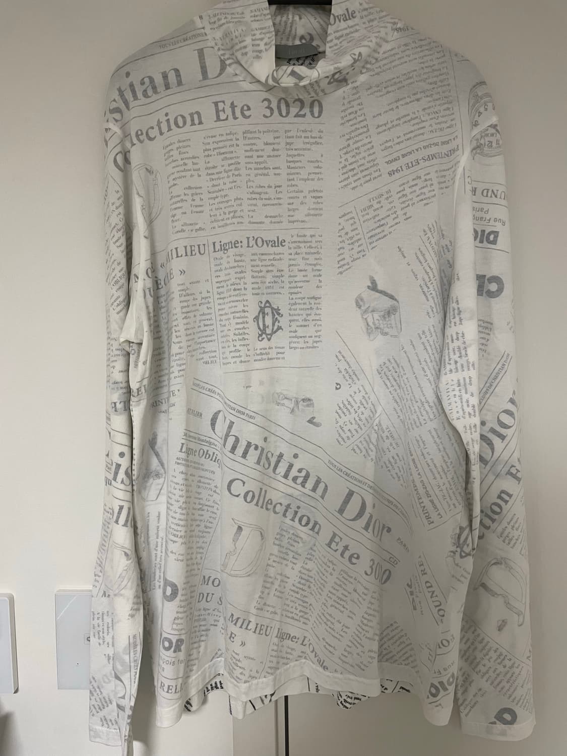 디올 남성 뉴스페이퍼 롱슬리브 티셔츠 M 상품이미지1