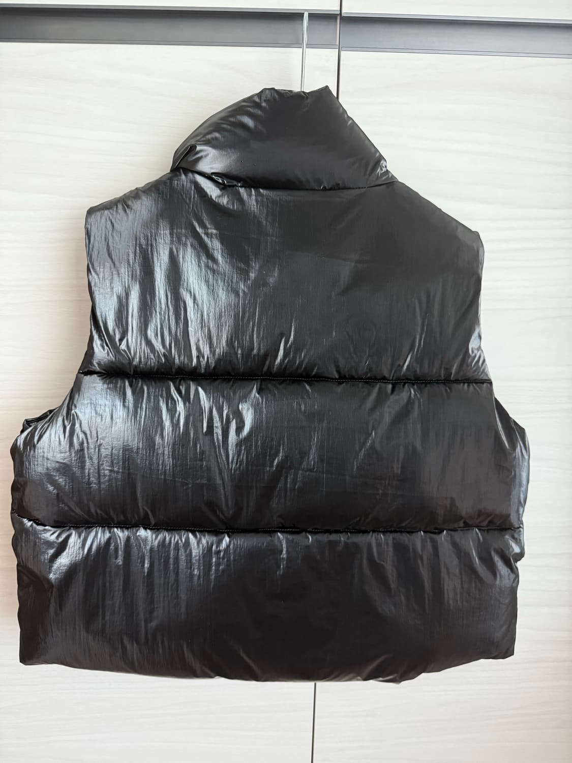 무신사 스탠다드 여성용 샤이니 푸퍼 베스트 패딩 조끼 L 상품이미지6